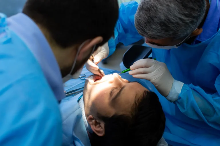 ¿Duele una endodoncia? Procedimiento sin dolor
