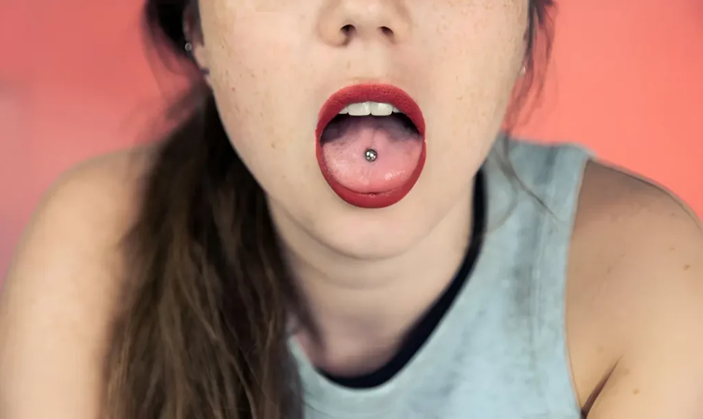 efectos del piercing en la lengua y labios
