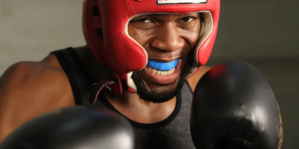 Protector bucal personalizado para prevenir fracturas