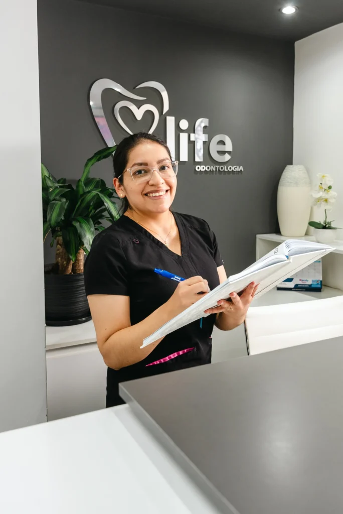 Clínica especializada en implantes dentales en Otavalo - Odontología Life