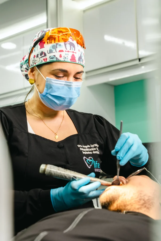 Revisión dental en clínica de Otavalo - Odontología Life