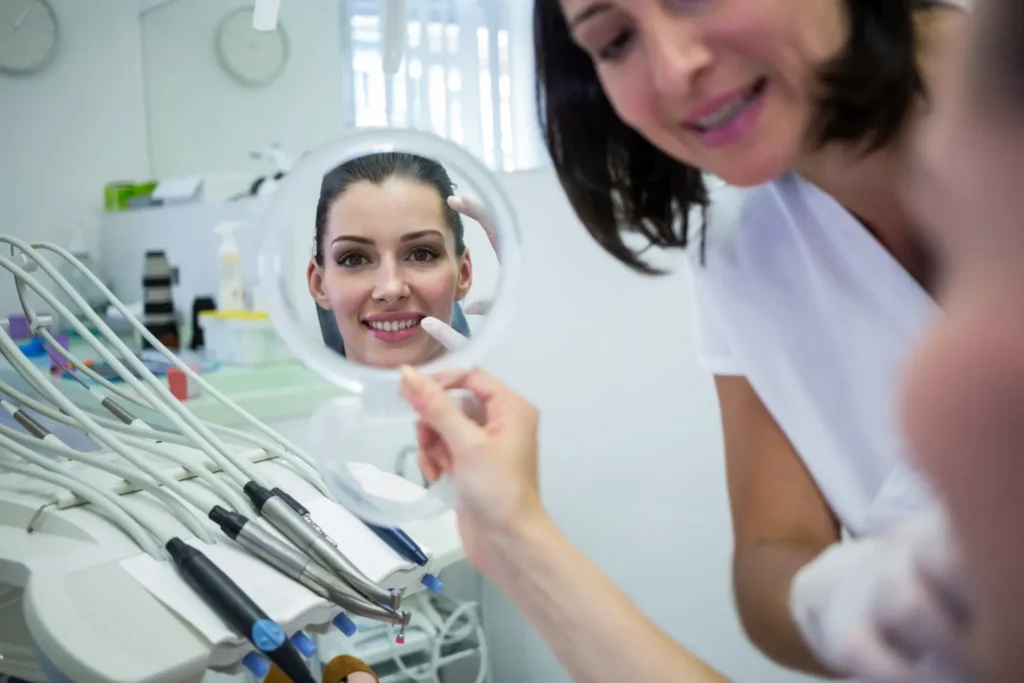 Fase estética del tratamiento dental para mejorar la apariencia de la sonrisa